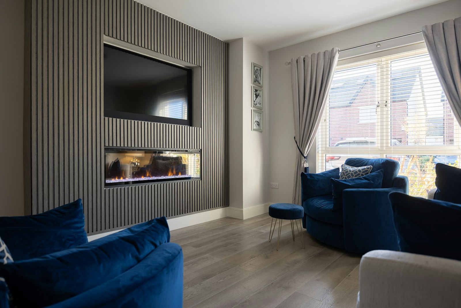 Living room with a 4K IPTV stream playing on a large flat-screen